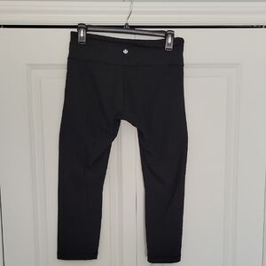 Lululemon Black Capri Pants
